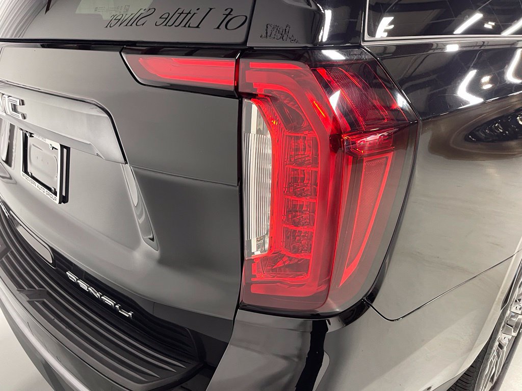 Used 2024 GMC Yukon XL Denali Ultimate AWD/4WD image 13