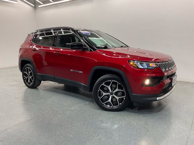 Used 2025 Jeep Compass Limited AWD/4WD image 1