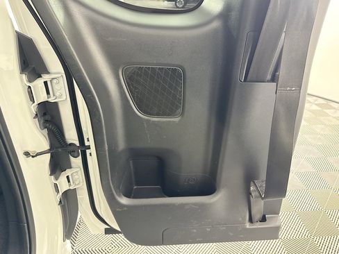 Used 2023 Nissan Frontier SV w/ SV Convenience Package image 25