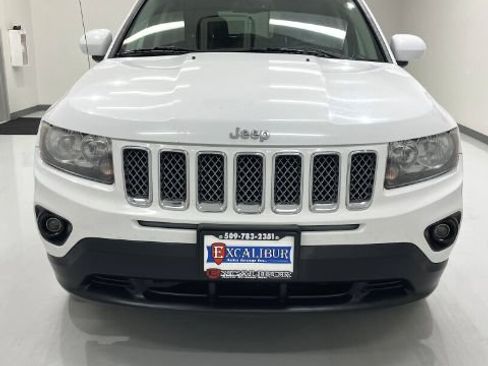 Used 2016 Jeep Compass Latitude AWD/4WD image 4