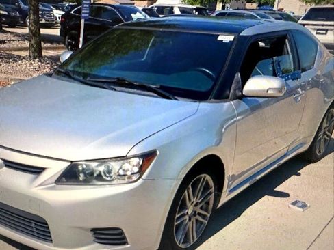 Used 2013 Scion tC Sports Coupe 6-Spd AT image 3