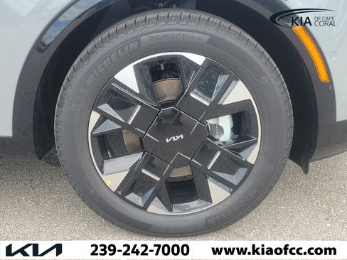 New 2026 Kia Sportage SX FWD image 7