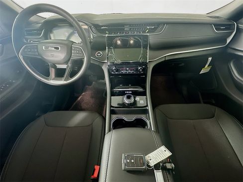 New 2025 Jeep Grand Cherokee Laredo X image 9