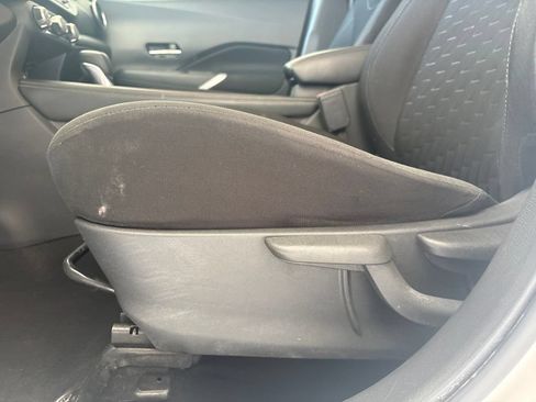 Used 2023 Nissan Kicks SV FWD image 25