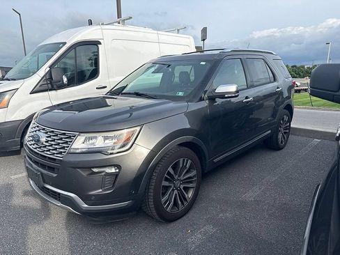 Used 2018 Ford Explorer Platinum AWD/4WD image 2