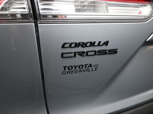 Certified 2025 Toyota Corolla Cross SE image 21