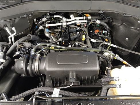 Used 2022 Ford Explorer XLT image 30