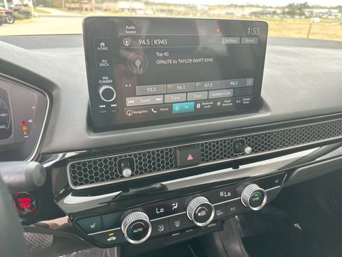 Used 2023 Honda Civic Touring image 16