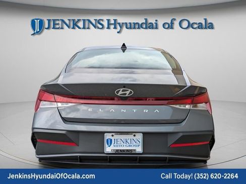 New 2026 Hyundai Elantra SE image 4