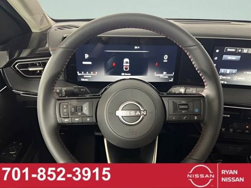 New 2025 Nissan Kicks SR w/ SR Premium Package image 16
