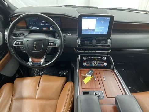 Used 2021 Lincoln Navigator Reserve w/ Luxury Package image 6