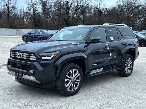 New 2025 Toyota 4Runner Limited image 2
