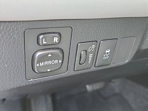 Used 2014 Toyota RAV4 Limited FWD image 9