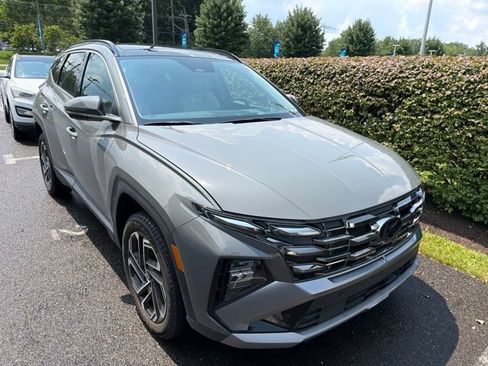 Used 2025 Hyundai Tucson Limited AWD/4WD image 15