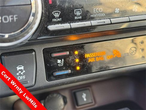 Used 2020 Toyota RAV4 Limited image 30