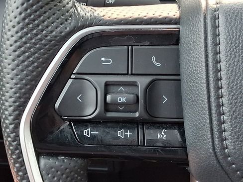 Used 2024 Toyota Sequoia Platinum AWD/4WD image 21