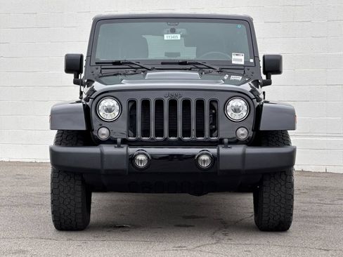 Used 2018 Jeep Wrangler Unlimited Sahara AWD/4WD image 11