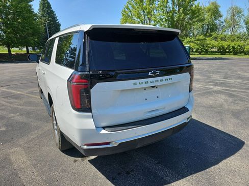 Used 2025 Chevrolet Suburban LS AWD/4WD image 3