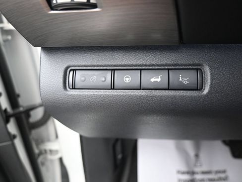 Used 2023 Nissan Pathfinder Platinum w/ Cargo Package AWD/4WD image 21