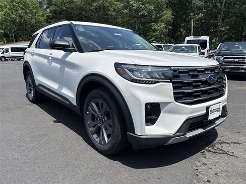 New 2025 Ford Explorer Active w/ Active Comfort Package image 2