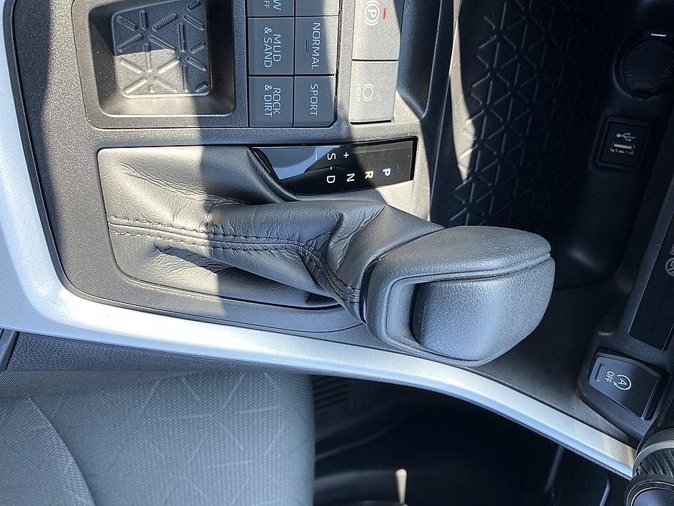 Certified 2025 Toyota RAV4 XLE AWD/4WD image 21