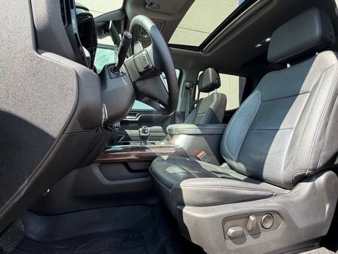 Used 2022 GMC Sierra 1500 Elevation w/ Elevation Premium Package AWD/4WD image 9