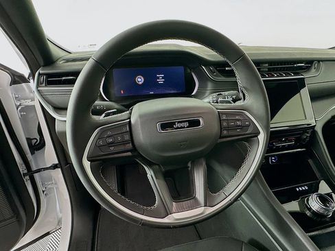 New 2026 Jeep Grand Cherokee Laredo AWD/4WD image 15
