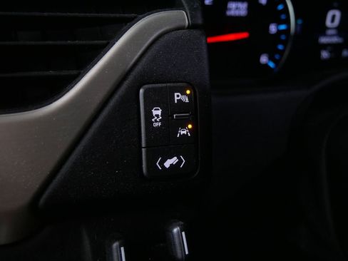 Used 2017 GMC Yukon Denali w/ Open Road Package AWD/4WD image 19