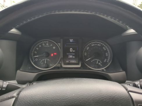 Used 2018 Toyota Tacoma TRD Off-Road image 25