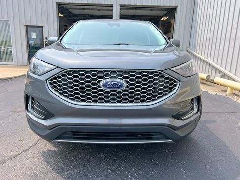 Used 2024 Ford Edge SEL w/ Convenience Package AWD/4WD image 3