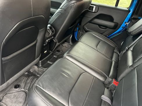 Used 2022 Jeep Wrangler Unlimited Sahara 4xe image 12