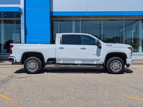 Certified 2023 Chevrolet Silverado 3500 High Country w/ Z71 Off-Road Package AWD/4WD image 2
