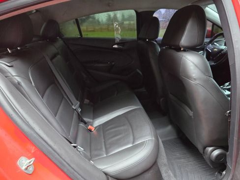 Used 2018 Chevrolet Cruze Premier image 22