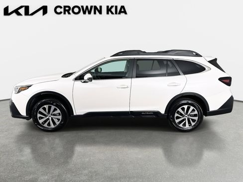 Used 2022 Subaru Outback Premium image 9