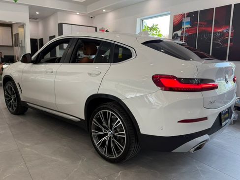 Used 2024 BMW X4 xDrive30i w/ Parking Assistance Package AWD/4WD image 5