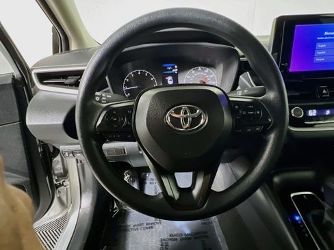 Used 2023 Toyota Corolla LE w/ LE Convenience Package FWD image 17