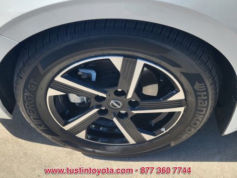 Used 2024 Nissan Sentra SV FWD image 8