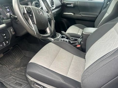 Used 2023 Toyota Tacoma TRD Sport w/ Advanced Technology Package AWD/4WD image 4