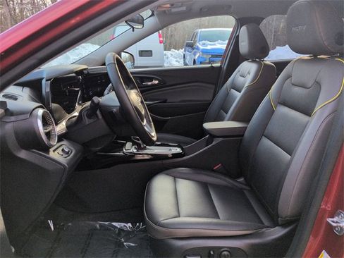 Used 2024 Chevrolet Trax ACTIV w/ Sunroof Package image 19