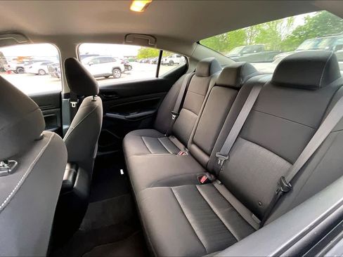 Used 2025 Nissan Altima 2.5 SV image 20