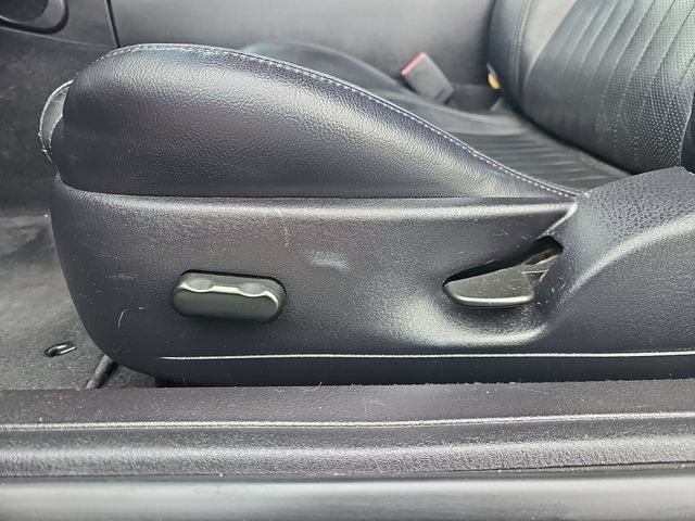 Used 2004 Ford Thunderbird RWD image 21