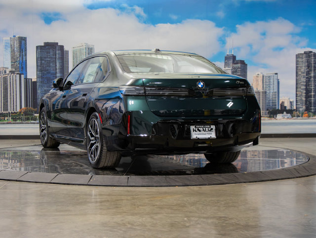 Used 2027 BMW i7 xDrive50 w/ M Sport Package AWD/4WD image 7