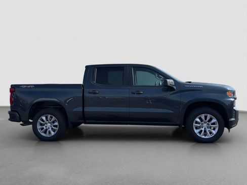 Used 2020 Chevrolet Silverado 1500 Custom w/ Custom Value Package AWD/4WD image 7