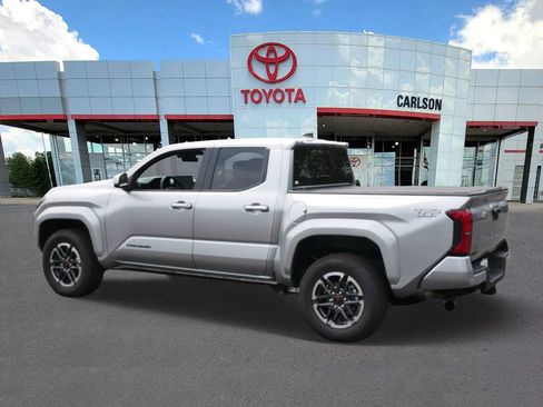 Used 2025 Toyota Tacoma TRD Sport w/ TRD Sport Upgrade Package AWD/4WD image 6