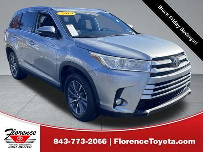 Used 2019 Toyota Highlander SE