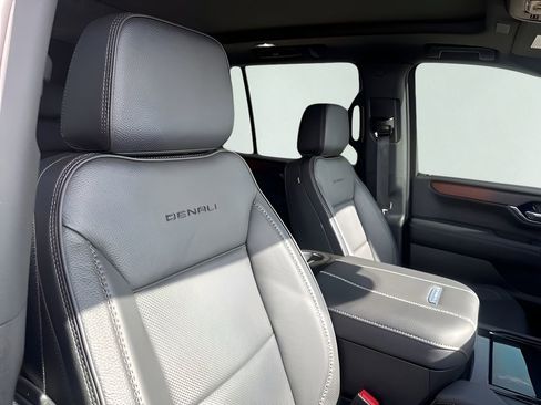 New 2026 GMC Yukon Denali w/ Sun & Power Step Package AWD/4WD image 15