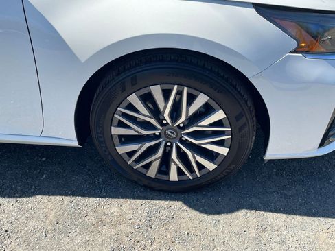 Used 2025 Nissan Altima 2.5 SV image 30