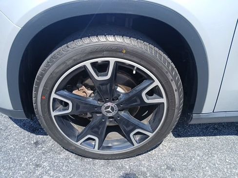 Used 2018 Mercedes-Benz GLA 250 4MATIC image 2