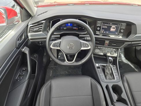 Used 2022 Volkswagen Jetta SE w/ Panoramic Sunroof Package image 13