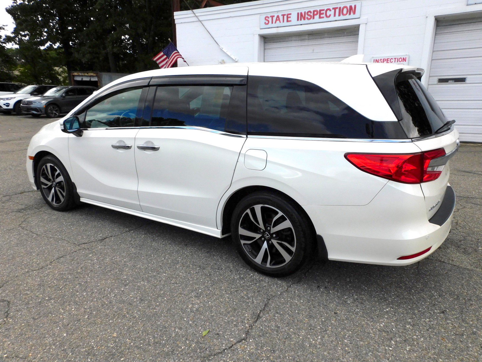 Used 2018 Honda Odyssey Elite image 3